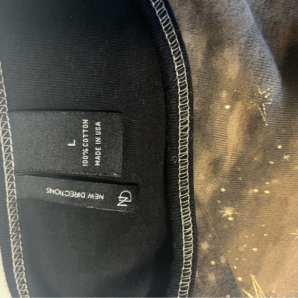 New directions Christmas Sleigh Over Las Vegas Embellished Black 3/4 sleeve. - Picture 6 of 6